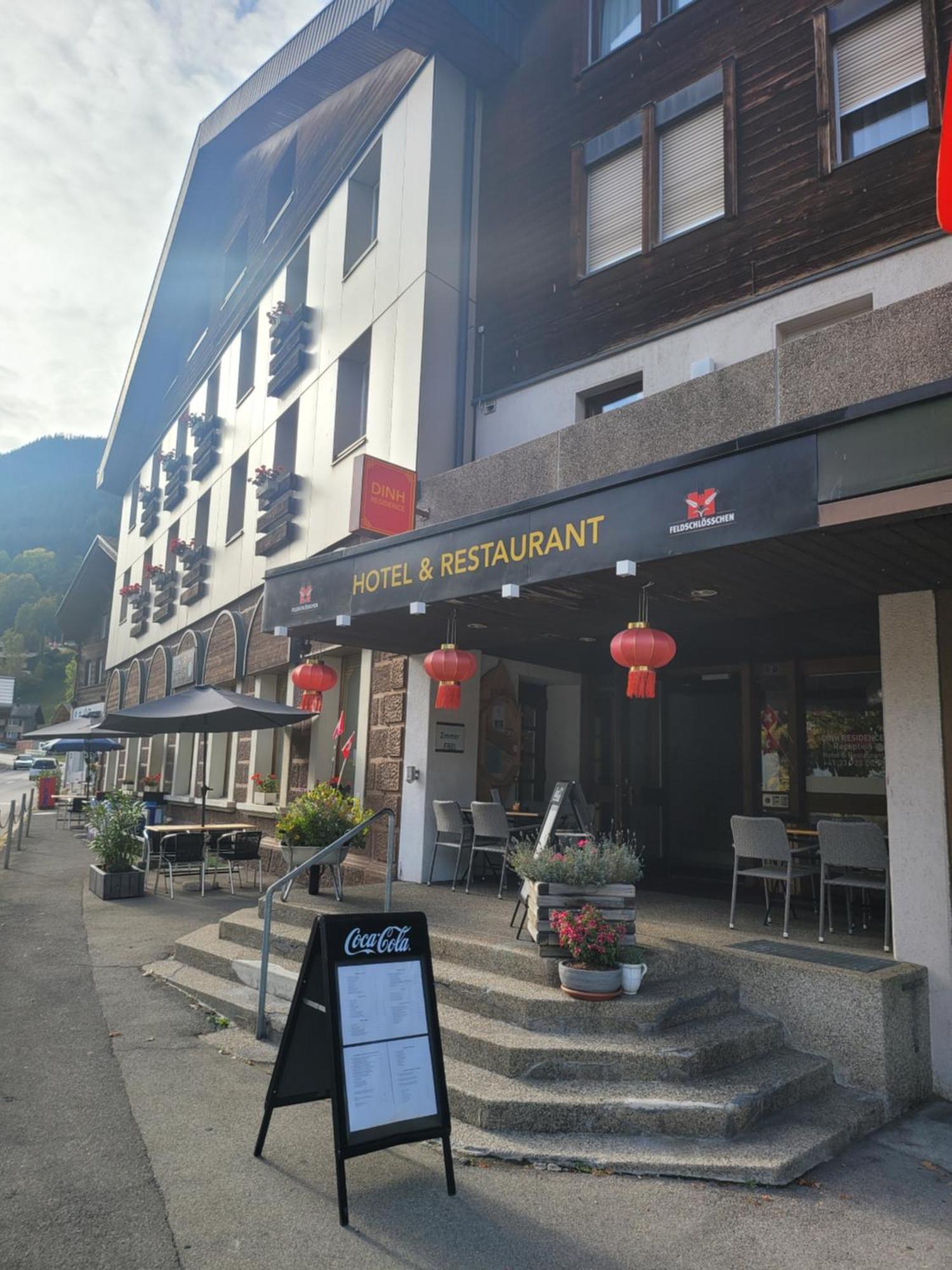 Dinh Residence Zweisimmen Eksteriør billede